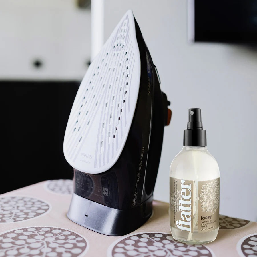 Soak Flatter Spray - Lacey